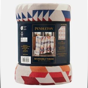 🆕 Pendleton Geometric Pattern Reversible Throw Blanket